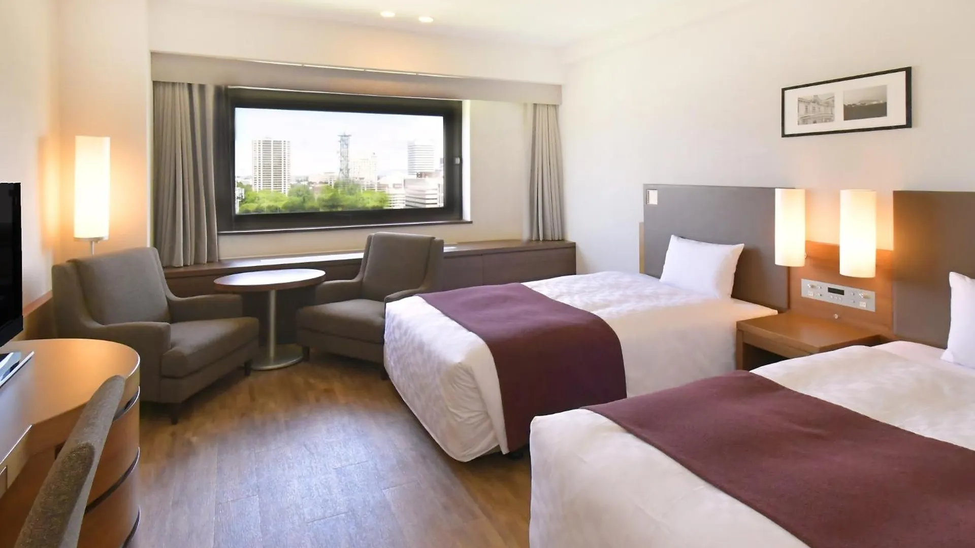 Sapporo View Hotel Odori Park 5*,